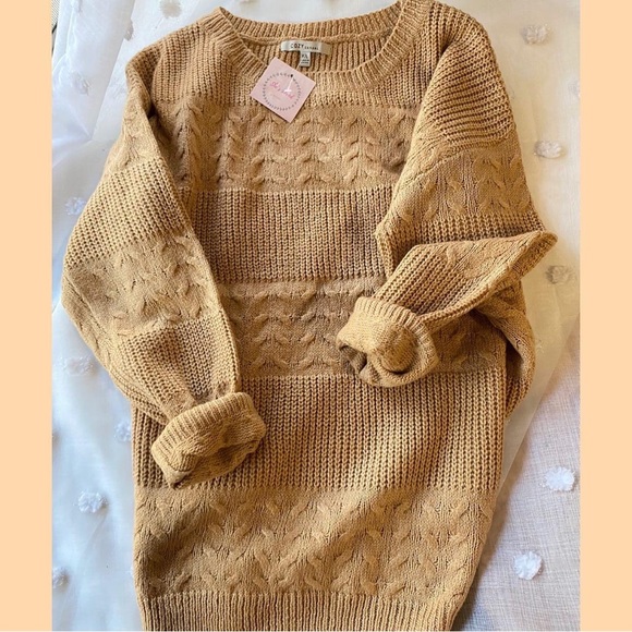 NWT Women Knitted Pullover Crewneck Sweater Size M/L - Picture 1 of 7